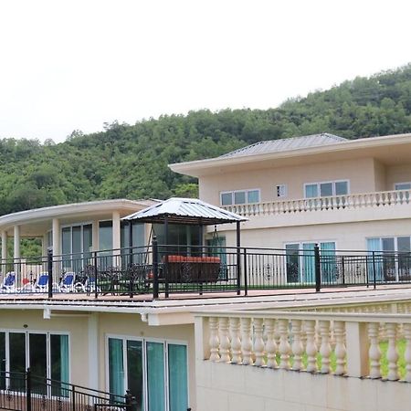 Amanda Villa - Best Value Mountain Top Inn Au Cap 외부 사진